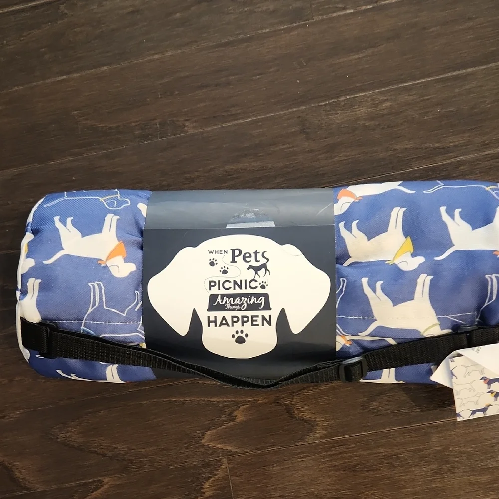 Blue Outdoor Pet Picnic Blanket NWT